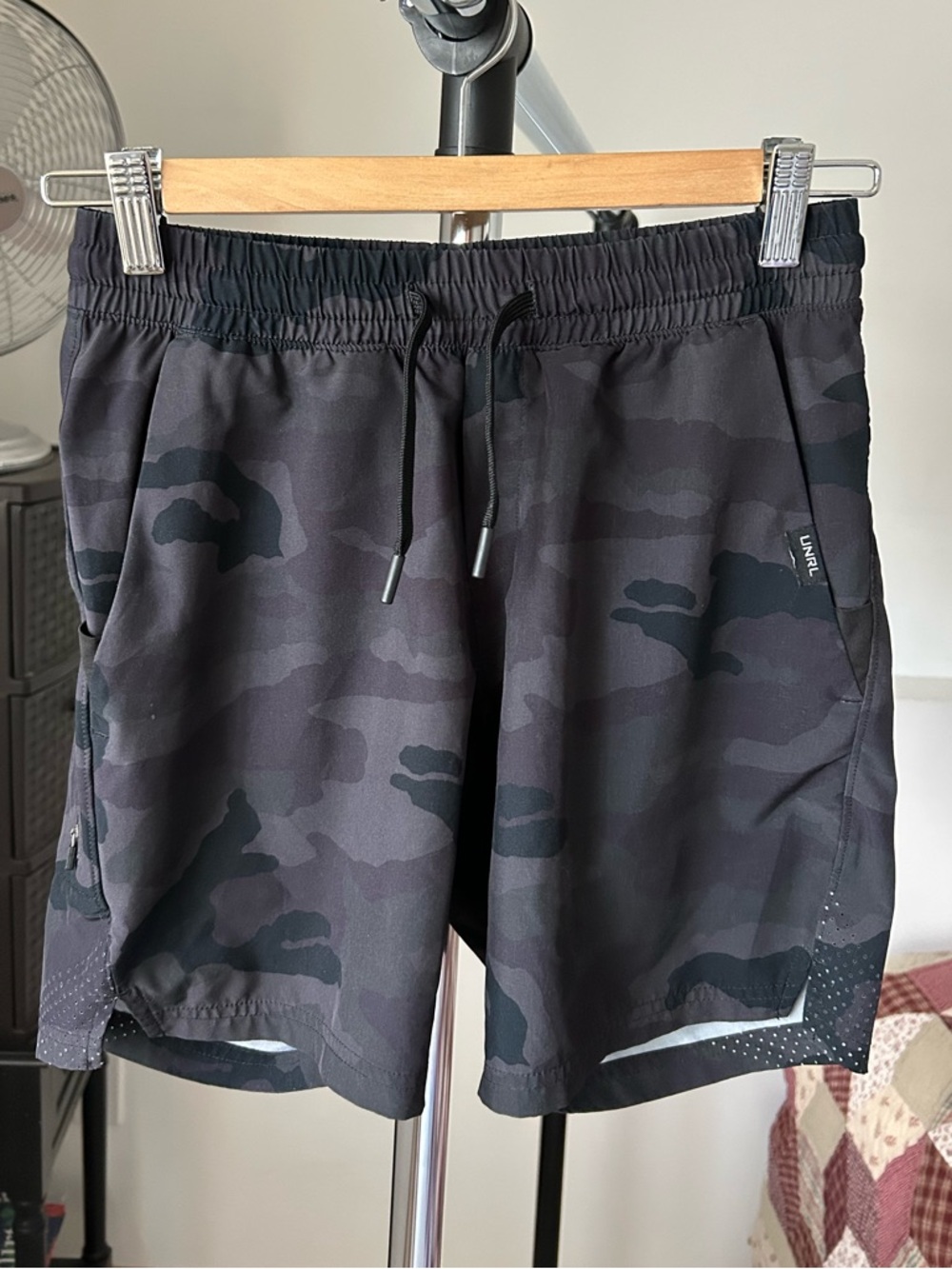 UNRL Shorts Camo Youth Large